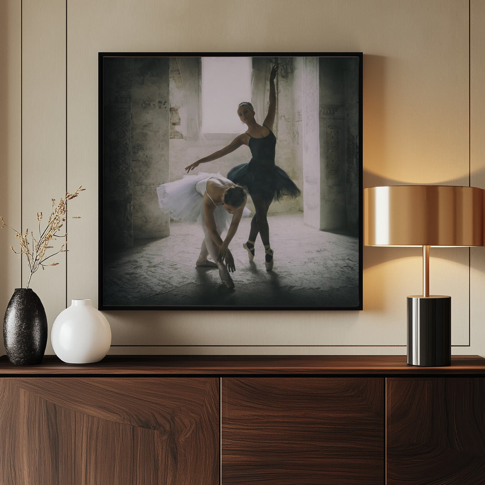 the subtle bow - Poster / Art Print - interiör