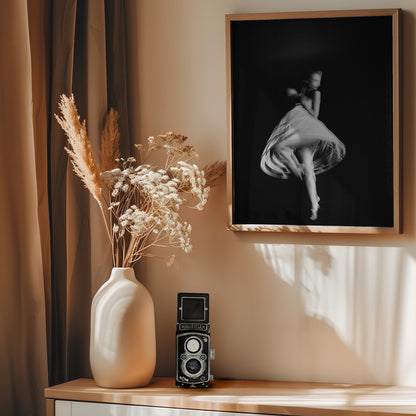 Dancing in the Light - Poster / Art Print - interiör