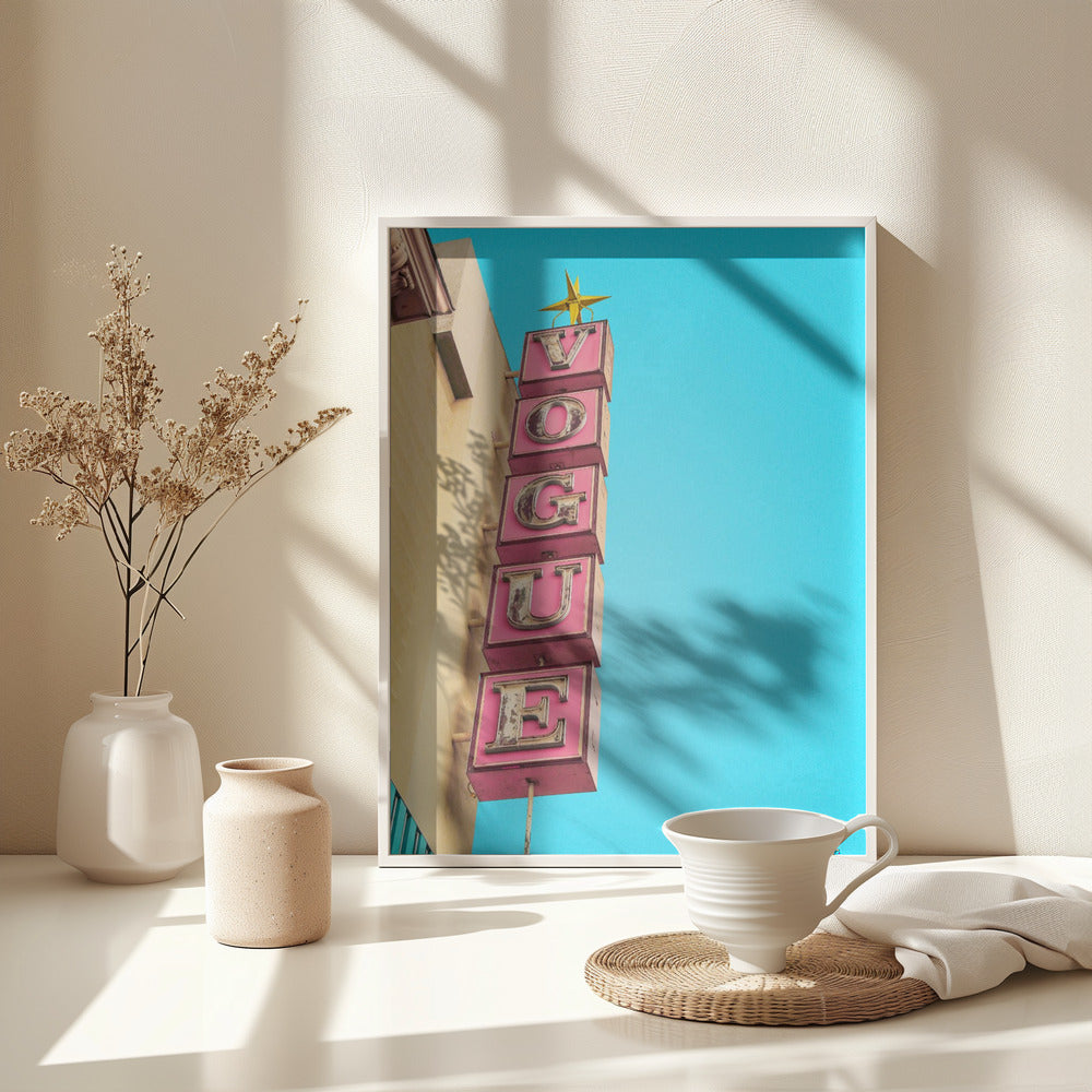 Vogue Theatre Sign in Hollywood - Poster / Art Print - interiör