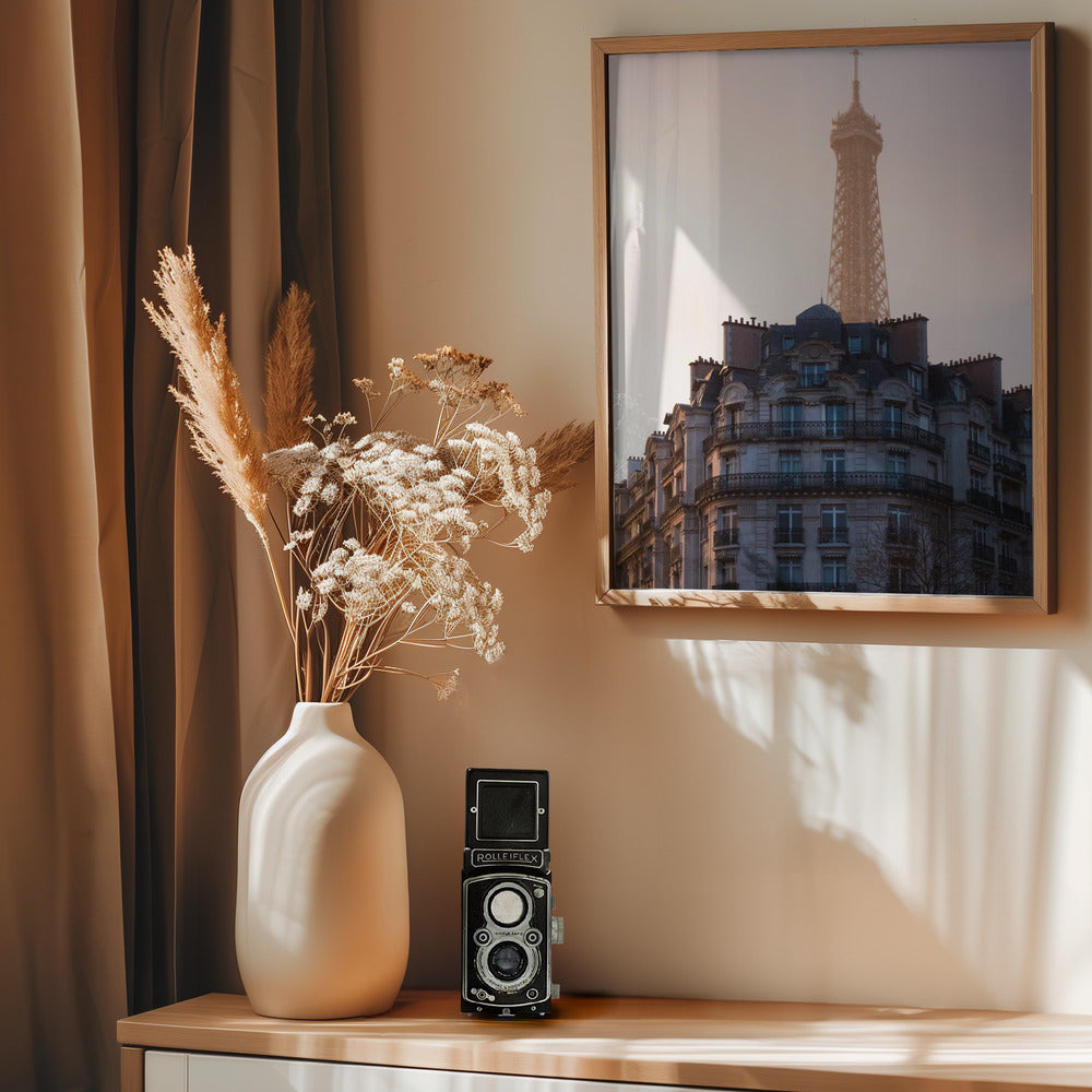 The peeking Eiffel - Poster / Art Print - interiör