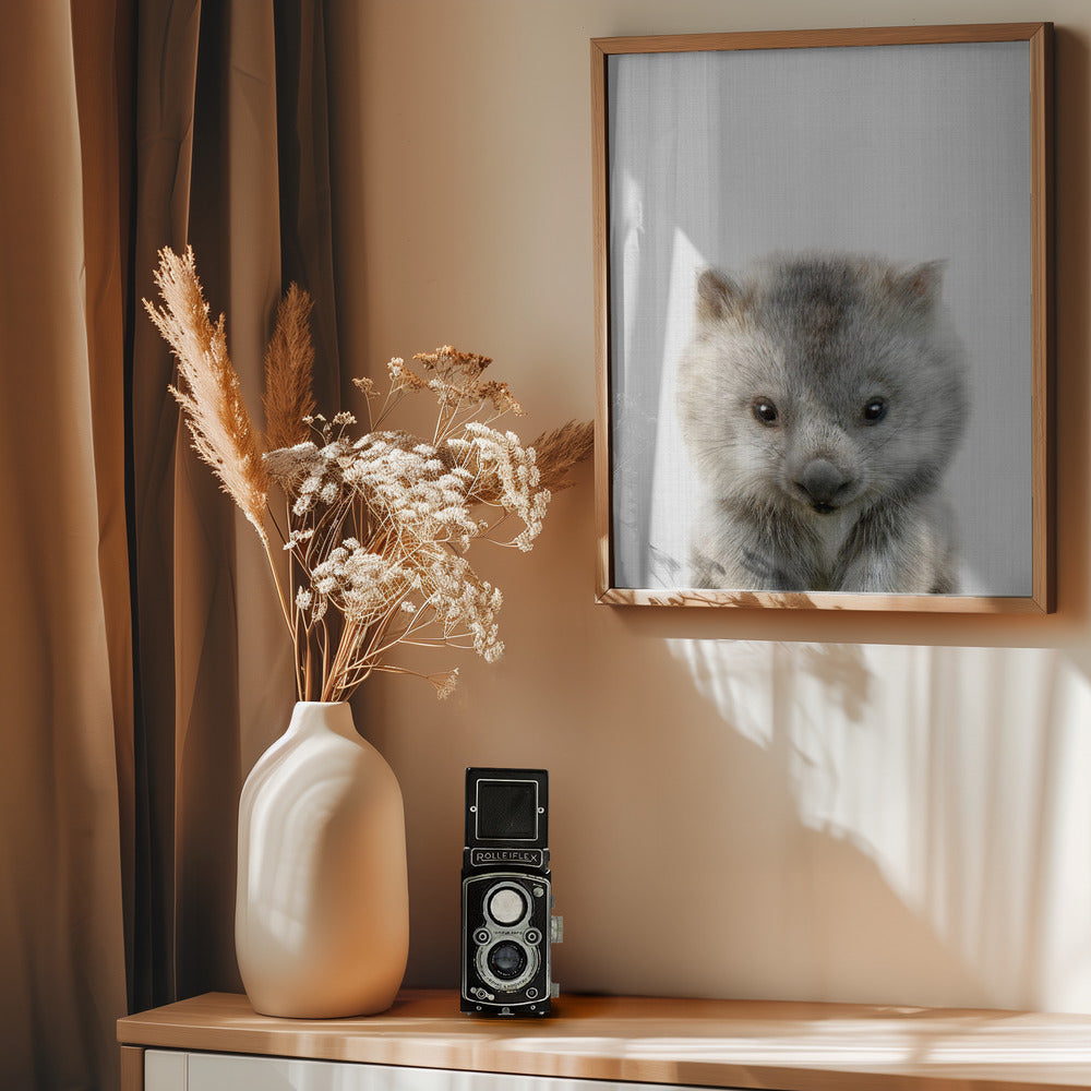 Peekaboo Baby Wombat - Poster / Art Print - interiör