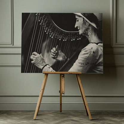 Playing the Harp - Poster / Art Print - interiör