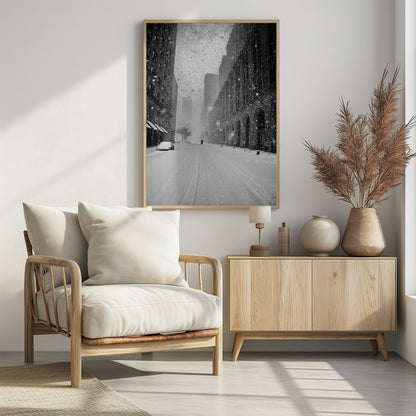 New York Walker in Blizzard - Poster / Art Print - interiör