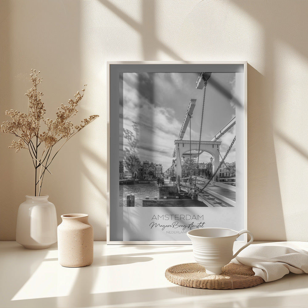 In focus: AMSTERDAM Magere Brug - Poster / Art Print - interiör