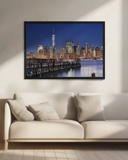 Manhattan Skyline at night - Poster / Art Print - interiör