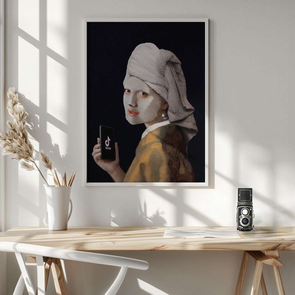 Girl with TikTok - Poster / Art Print - interiör
