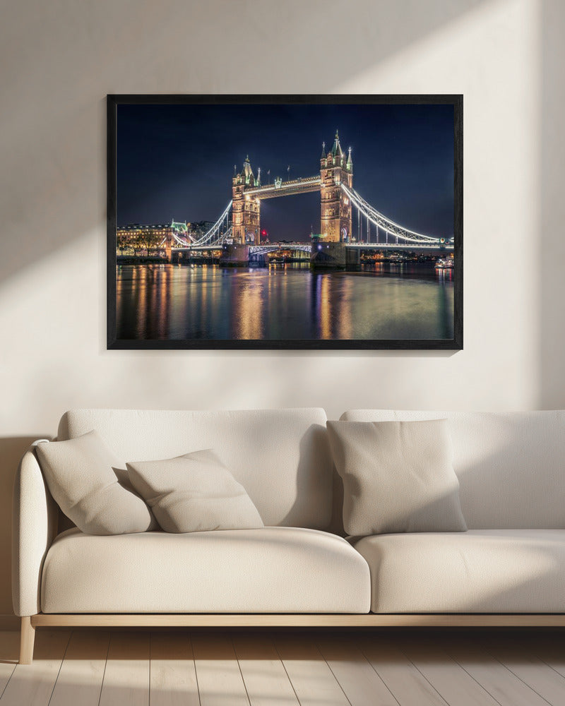 Night at The Tower Bridge - Poster / Art Print - interiör