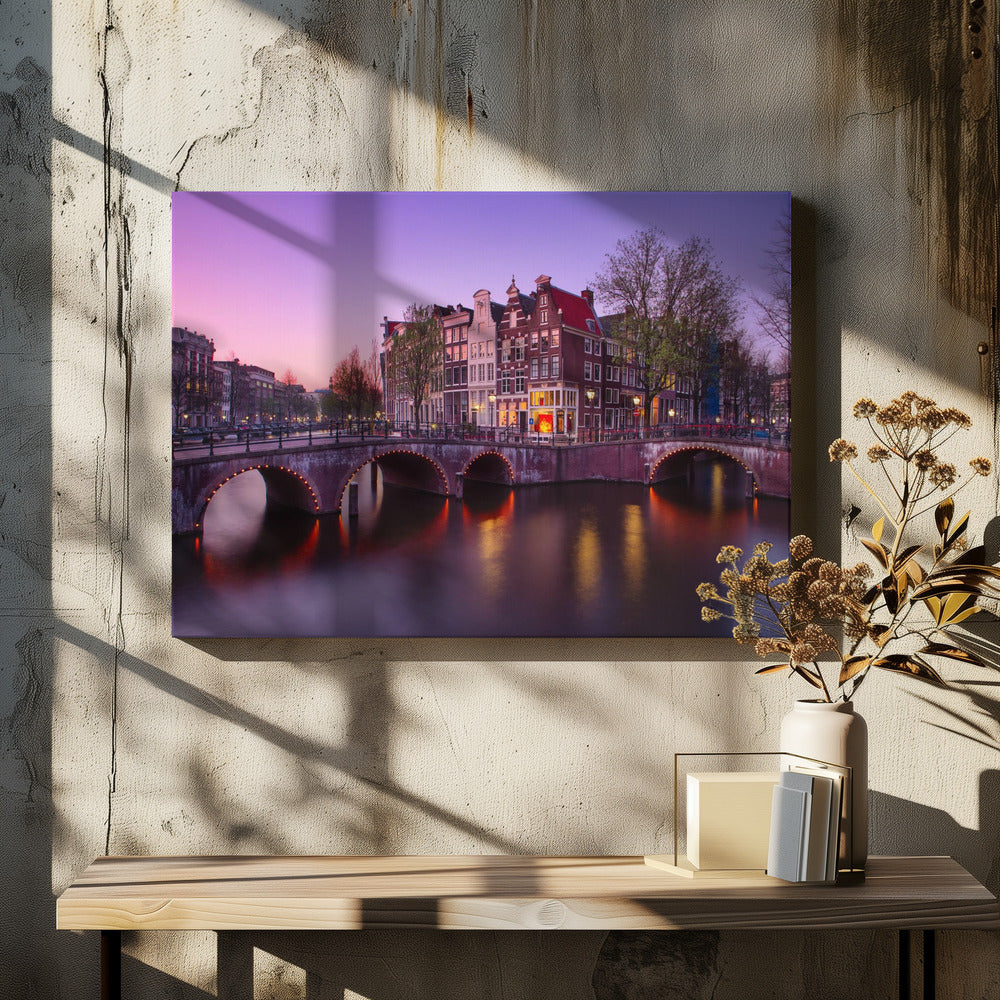 Amsterdam: Atardecer en el canal - Poster / Art Print - interiör