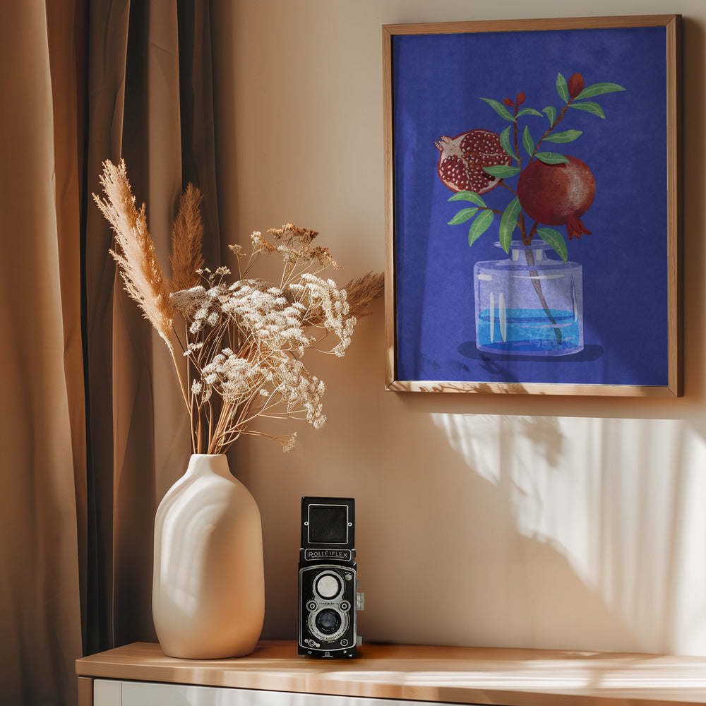 pomegranate in Vase - Poster / Art Print - interiör