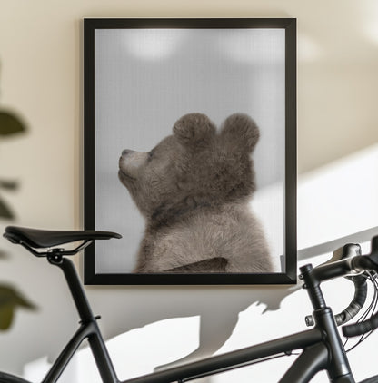 Peekaboo Baby Bear Back - Poster / Art Print - interiör
