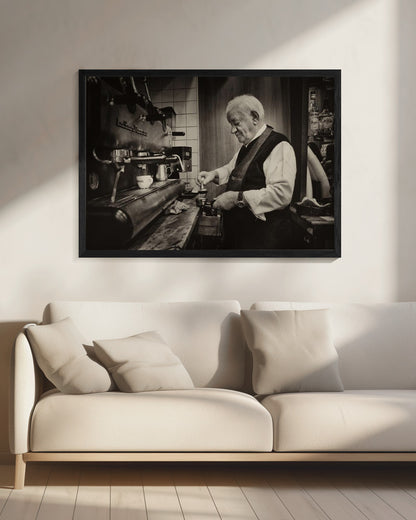 Making espresso - Poster / Art Print - interiör