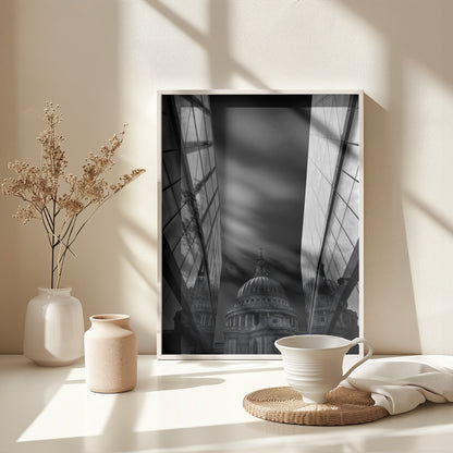 The St Paul's Cathedral in Reflection - Poster / Art Print - interiör