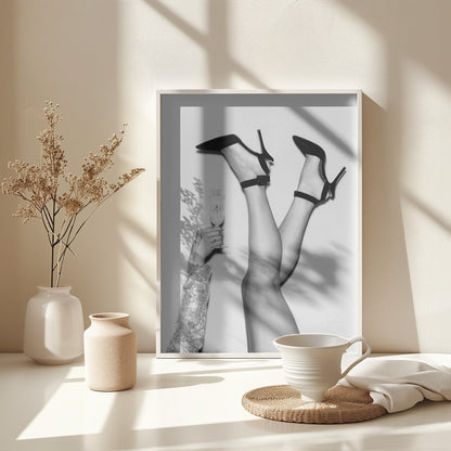 Champagne legs Black and White - Poster / Art Print - interiör