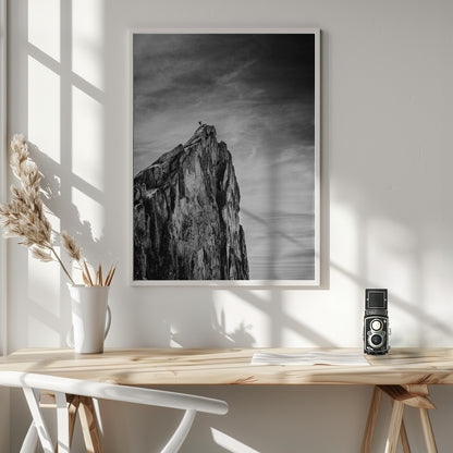 Balancing between Earth and Sky - Poster / Art Print - interiör