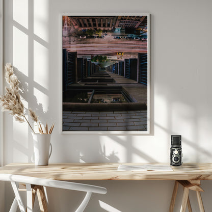 Looking Down - Poster / Art Print - interiör