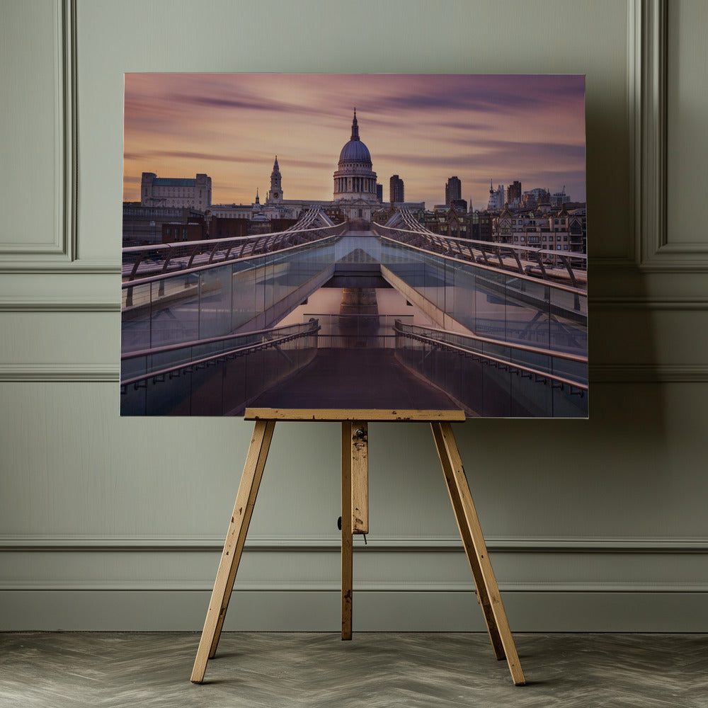 Millennium bridge leading towards St. Paul's church - Poster / Art Print - interiör