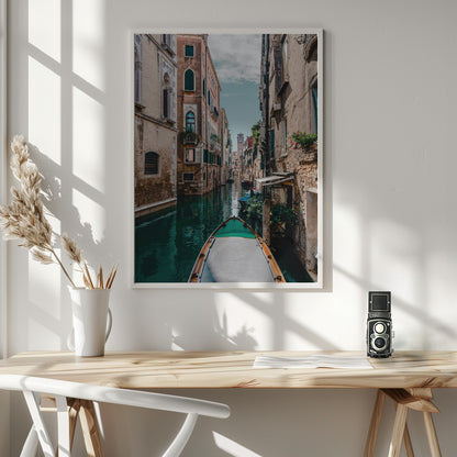 Boat on the river - Poster / Art Print - interiör