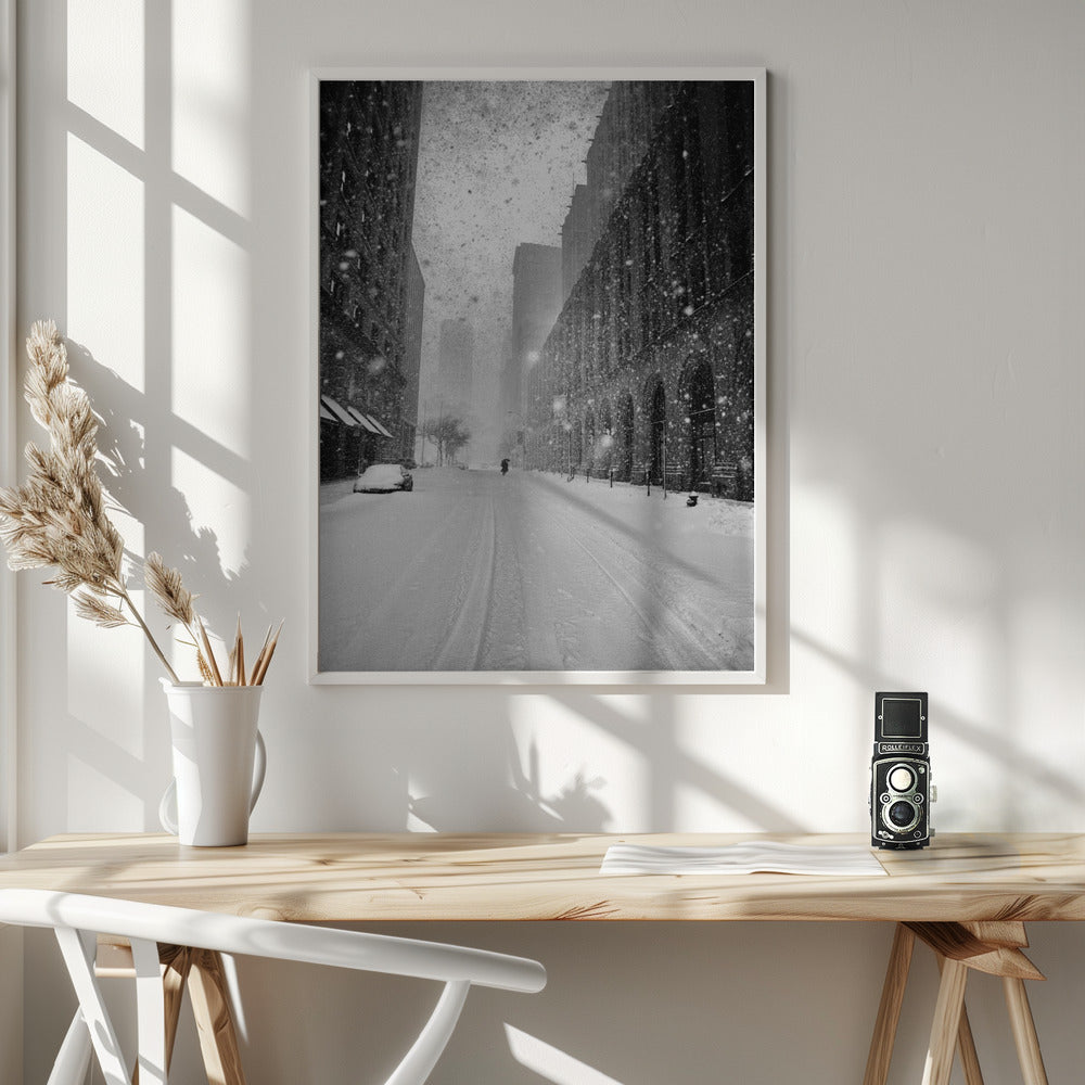 New York Walker in Blizzard - Poster / Art Print - interiör