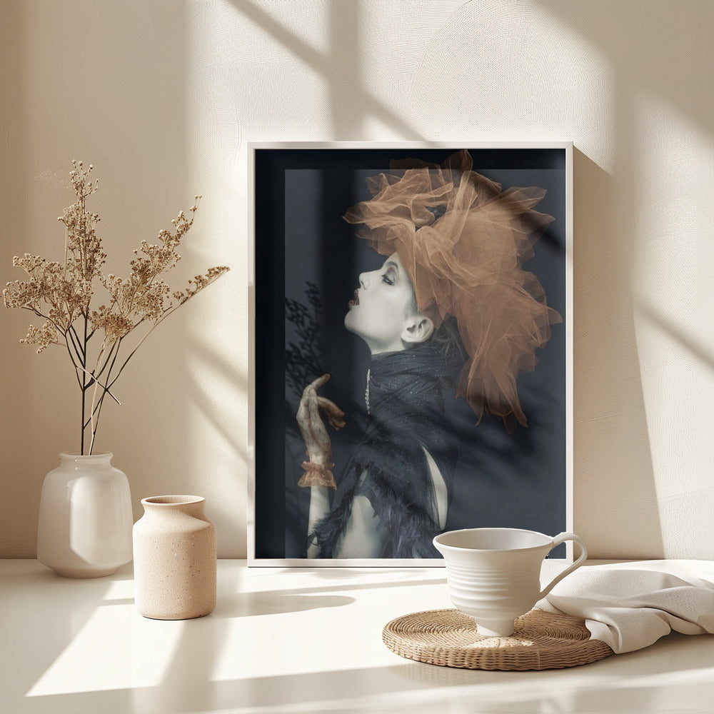 Imperious Lady - Poster / Art Print - interiör