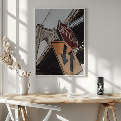 Brooklyn Bridge Stop - Poster / Art Print - interiör