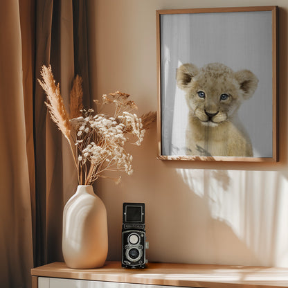 Peekaboo Baby Lion - Poster / Art Print - interiör