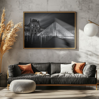 Louvre at Night - Poster / Art Print - interiör