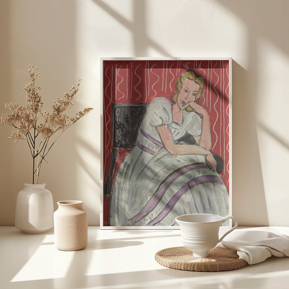 Jeune Femme Assise En Robe Grise - Poster / Art Print - interiör
