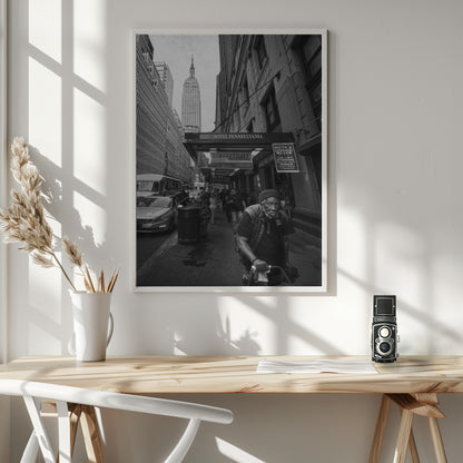 New York, a city of contrasts. - Poster / Art Print - interiör