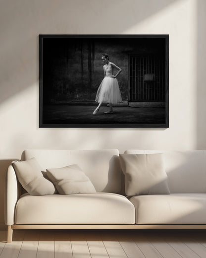 The girl - Poster / Art Print - interiör