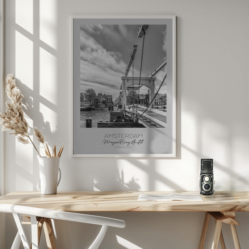 In focus: AMSTERDAM Magere Brug - Poster / Art Print - interiör
