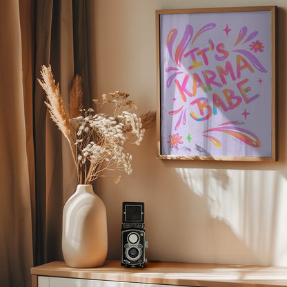 Karma Babe - Poster / Art Print - interiör