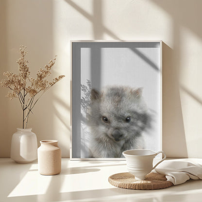 Peekaboo Baby Wombat - Poster / Art Print - interiör