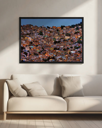 Nightfall in the Favela da Rocinha - Poster / Art Print - interiör