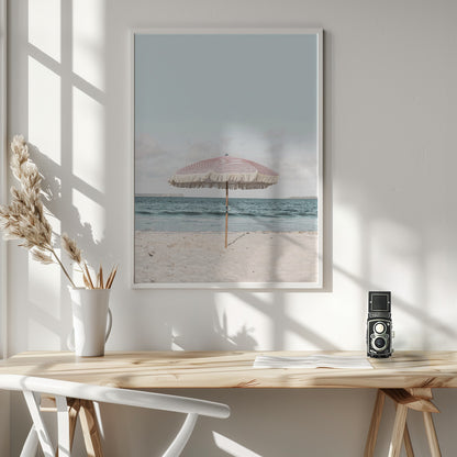 Pink Umbrella - Poster / Art Print - interiör