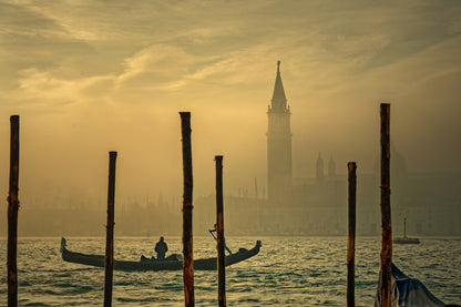 Gondola in the mist - Poster / Art Print