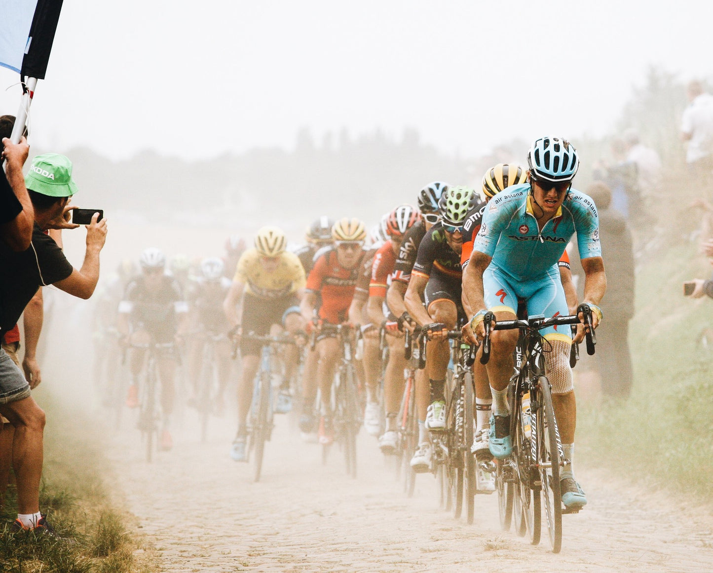 Cycling in the dust - Poster / Art Print
