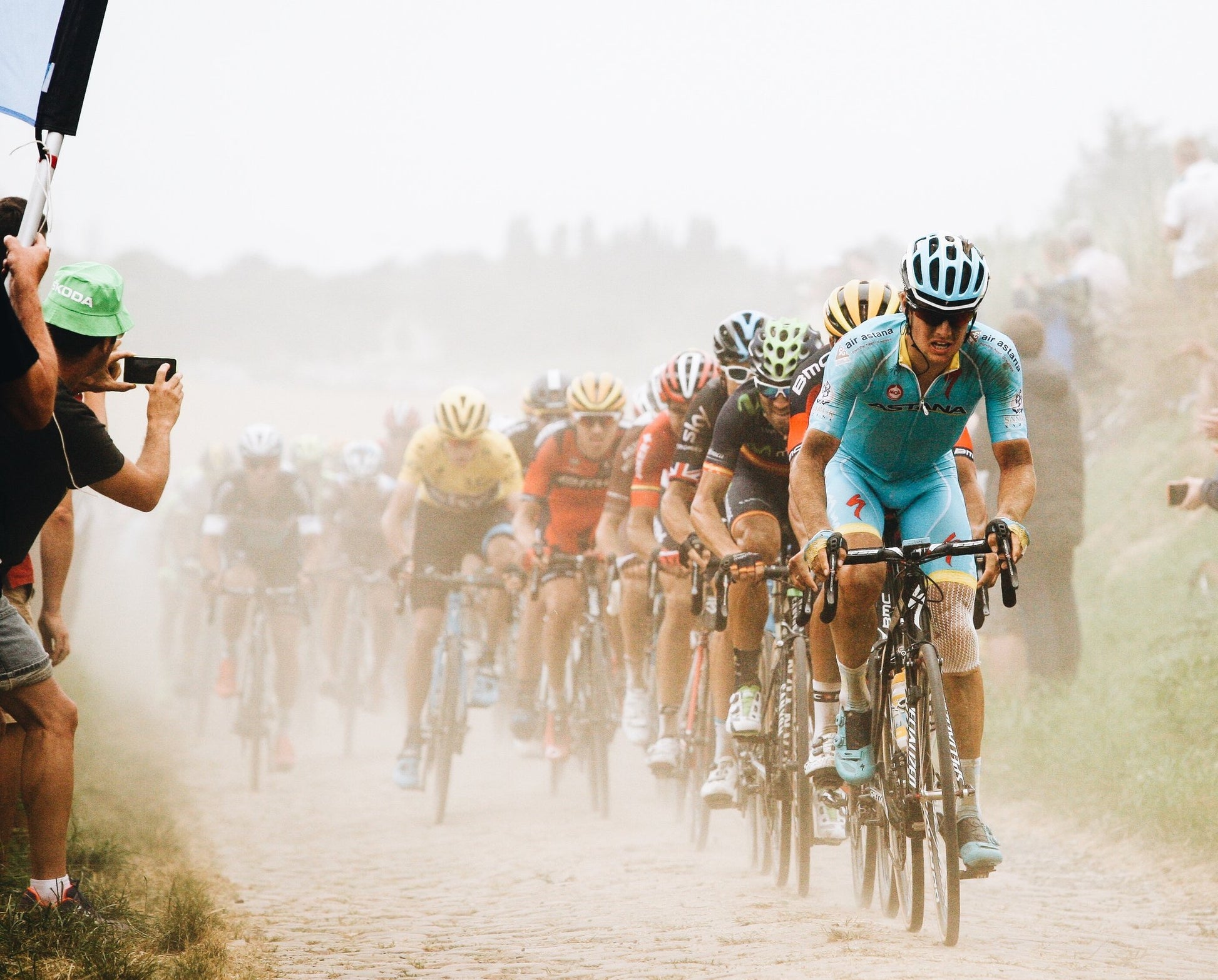 Cycling in the dust - Poster / Art Print