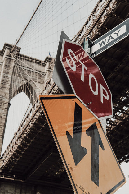Brooklyn Bridge Stop - Poster / Art Print