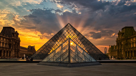 Pirámide del Louvre - Poster / Art Print