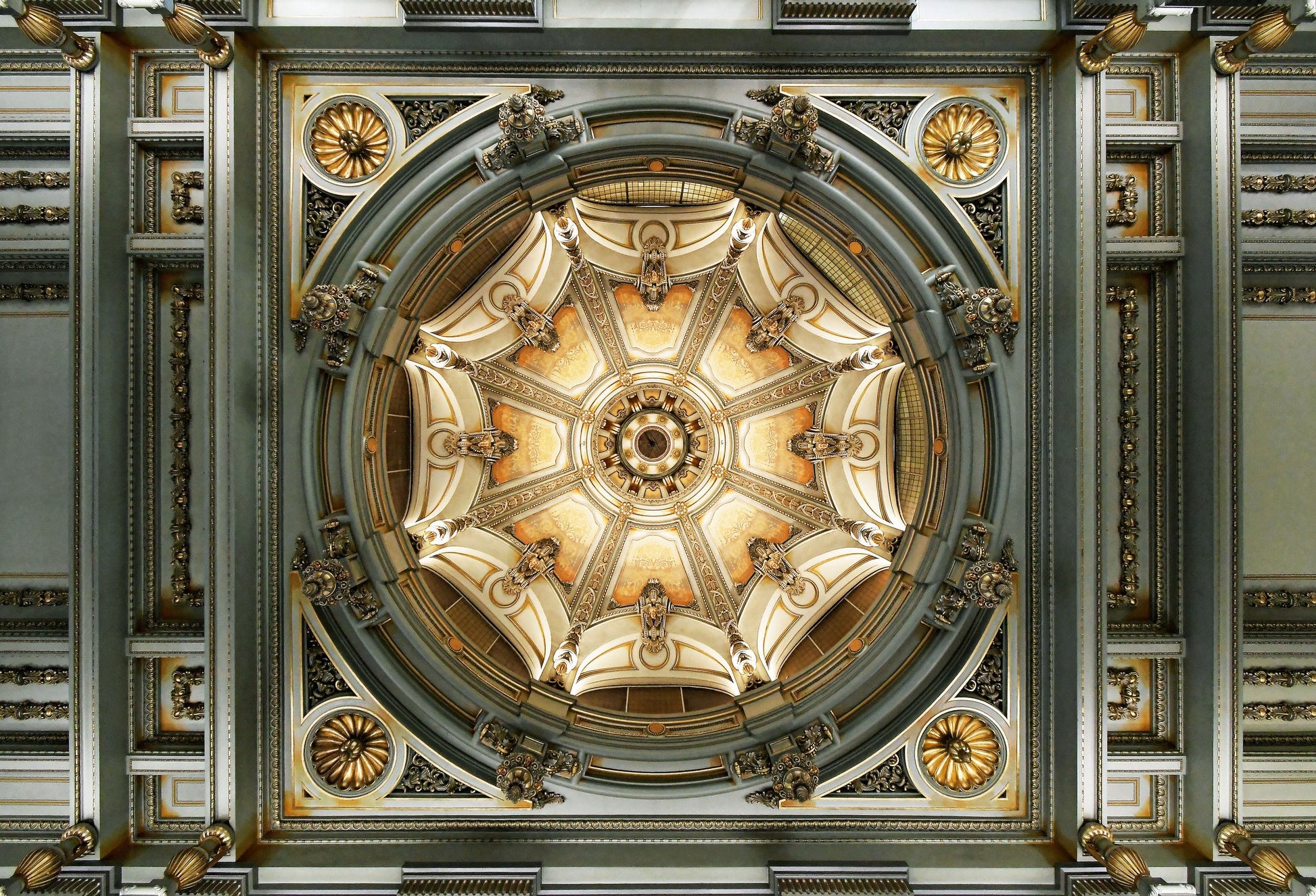 Looking up - Poster / Art Print
