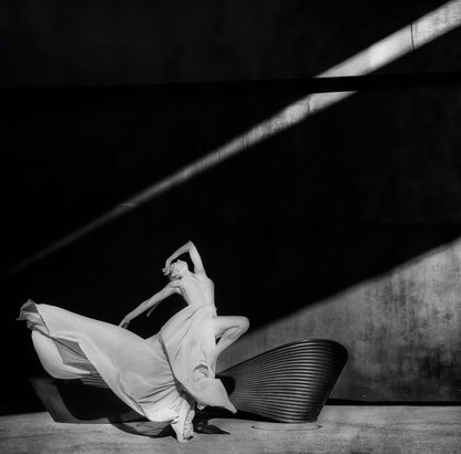 Dancing with the light - Poster / Art Print