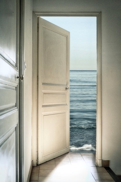 Behind the door - Poster / Art Print