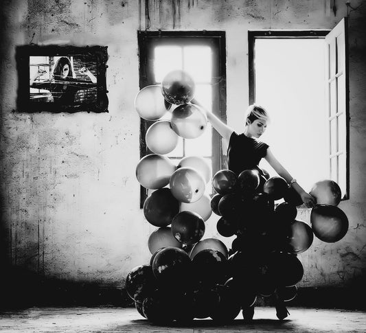 Dancing with loneliness - Poster / Art Print