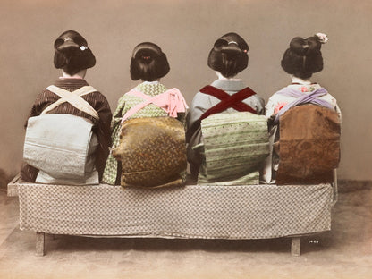 Showing Back Style (19th 20th Century) Japanese Woman Sitting - Poster / Art Print