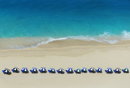 On the beach - Poster / Art Print